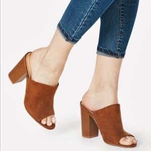 NWOT - JustFab Bijou Heeled Mule (Cognac)
